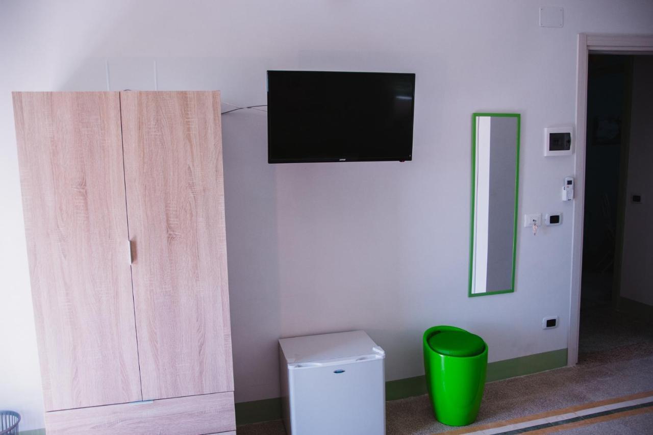 Magico Sole Bed & Breakfast ปอร์โต เอมเปโดเกล ภายนอก รูปภาพ